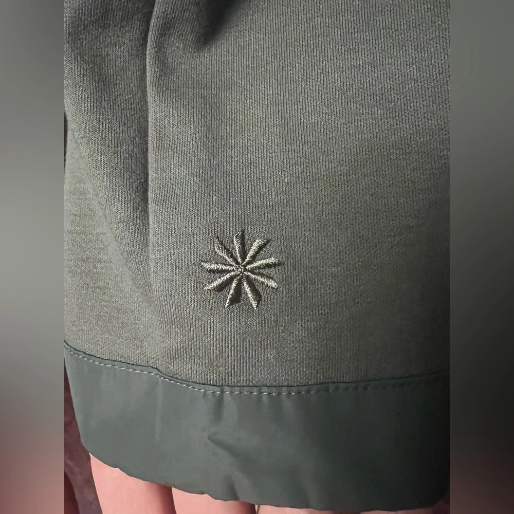 Athleta Triumph Hybrid Wide Leg Cropped Pant Sz M Bali Green Stretch Athleisure - Picture 8 of 8